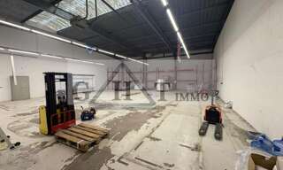 Local industriel  464 m² à vendre à Vaux-le-Pénil (77000)