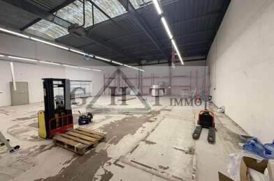 Local industriel  420000 €