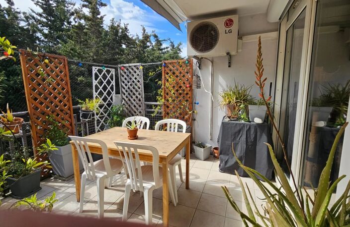 À VENDRE – Superbe T3 – Dernier étage – Terrasse sans vis-à-vis – Lumineux – Climatisation – Parking — photo 2
