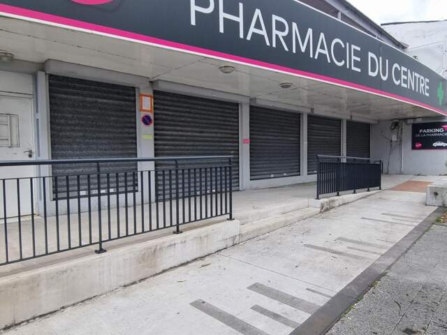 A LOUER LOCAL DE 485M² CENTRE VILLE DE ST ANDRE — photo du bien