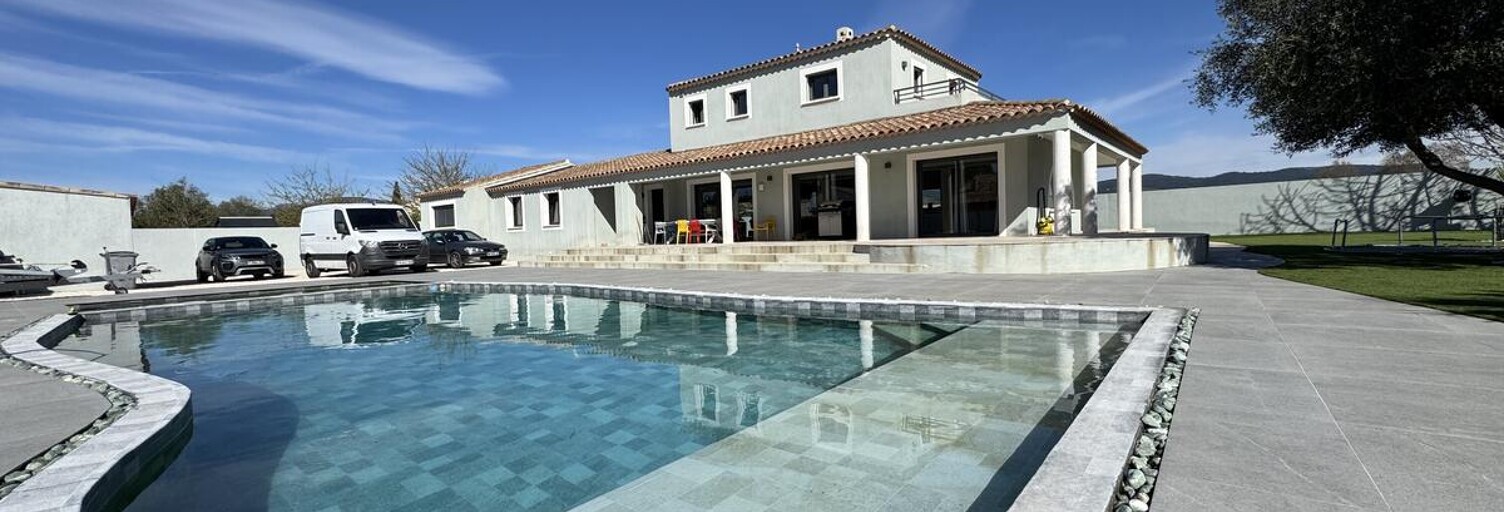 Maison 9 Pièces 318 m² à vendre à Pierrefeu-du-Var (83390)