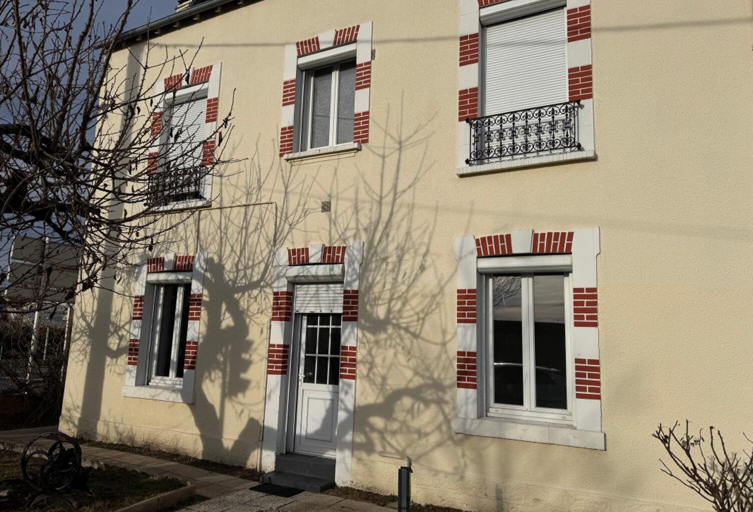 Maison des années 30, d’environ 90 m², sur un terrain de 493 m² — photo 1