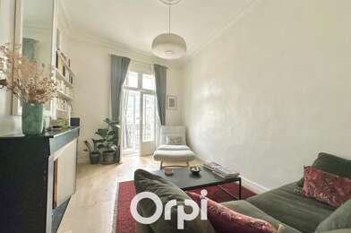 Appartement 3 pièces 296800 €