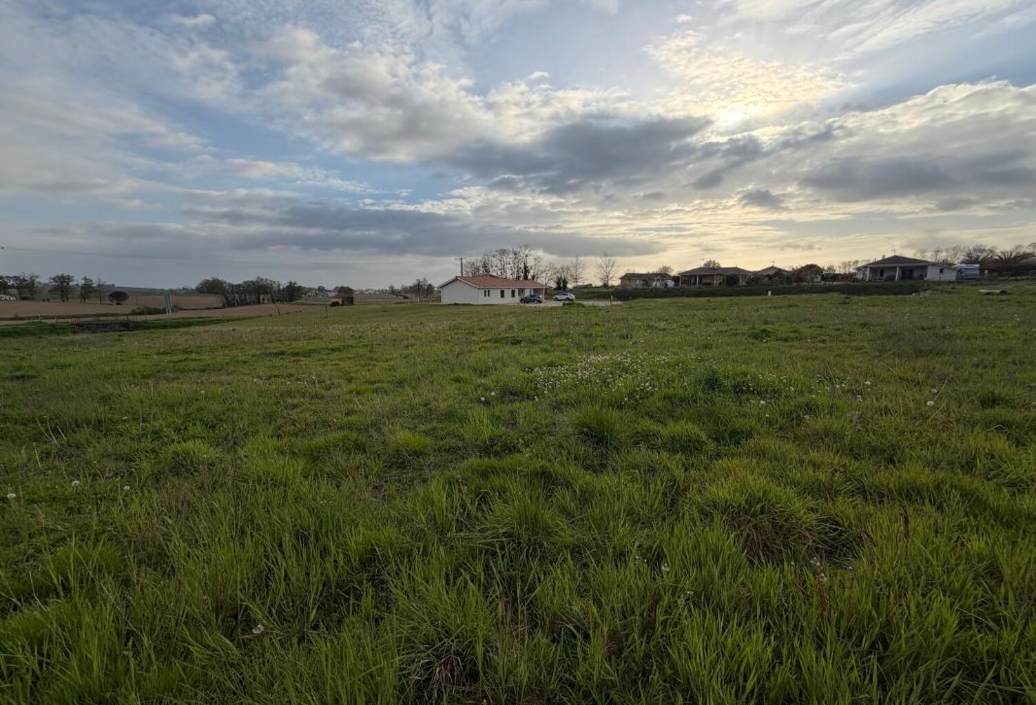 Terrain prêt à construire de 1823 m² viabilisé — photo 1