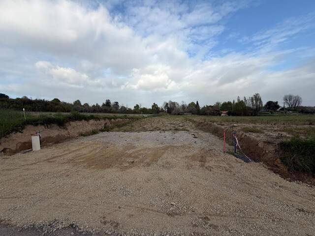 Terrain  de 1705 m² entièrement viabilisé — photo du bien