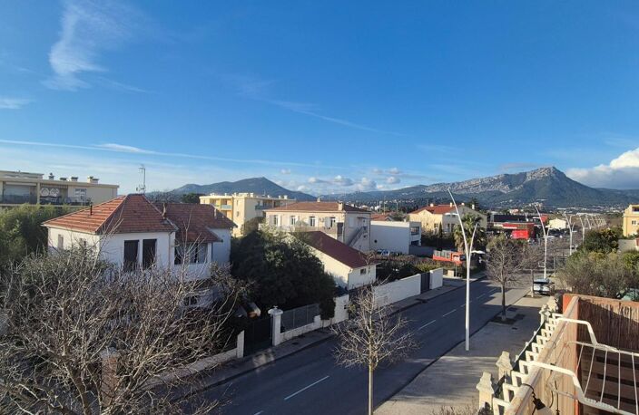 LE PRADET - T3 en dernier étage avec place de parking privative — photo 4