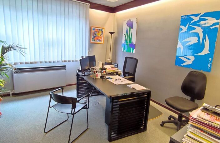 Local Pro - Bureaux À Vendre — photo 2