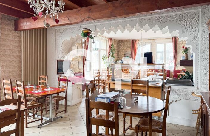 MURS ET FONDS DE COMMERCE – HÔTEL-RESTAURANT À ROCHEFORT — photo 5
