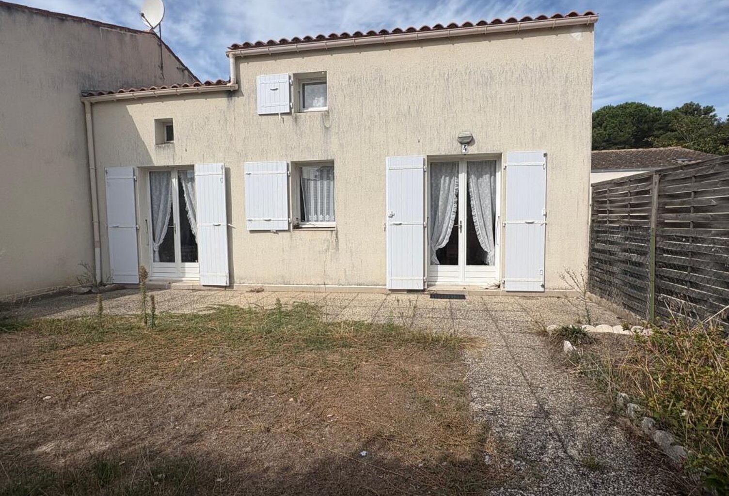 Maison à vendre - DOLUS D'OLERON-  Vert bois — photo 1