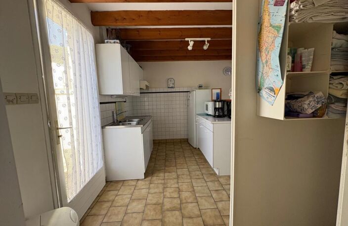 Maison à vendre - DOLUS D'OLERON-  Vert bois — photo 3