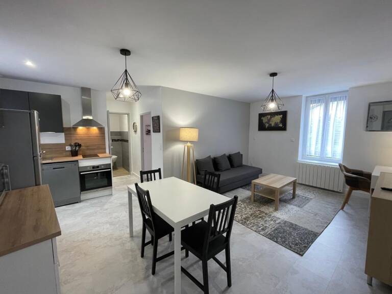 Immeuble de rapport, Clermont-Ferrand centre ville, 5 F2  refait à neuf de 42m2 avec 5 caves — photo 1