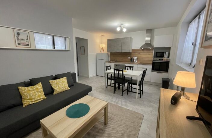 Immeuble de rapport, Clermont-Ferrand centre ville, 5 F2  refait à neuf de 42m2 avec 5 caves — photo 3