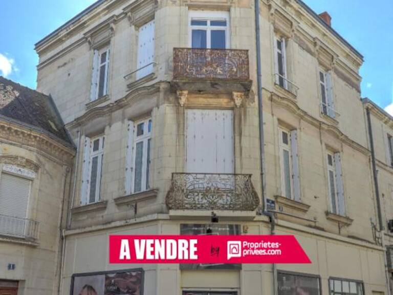 Immeuble de rapport - Hyper centre de Longué-Jumelles (49160) — photo 1