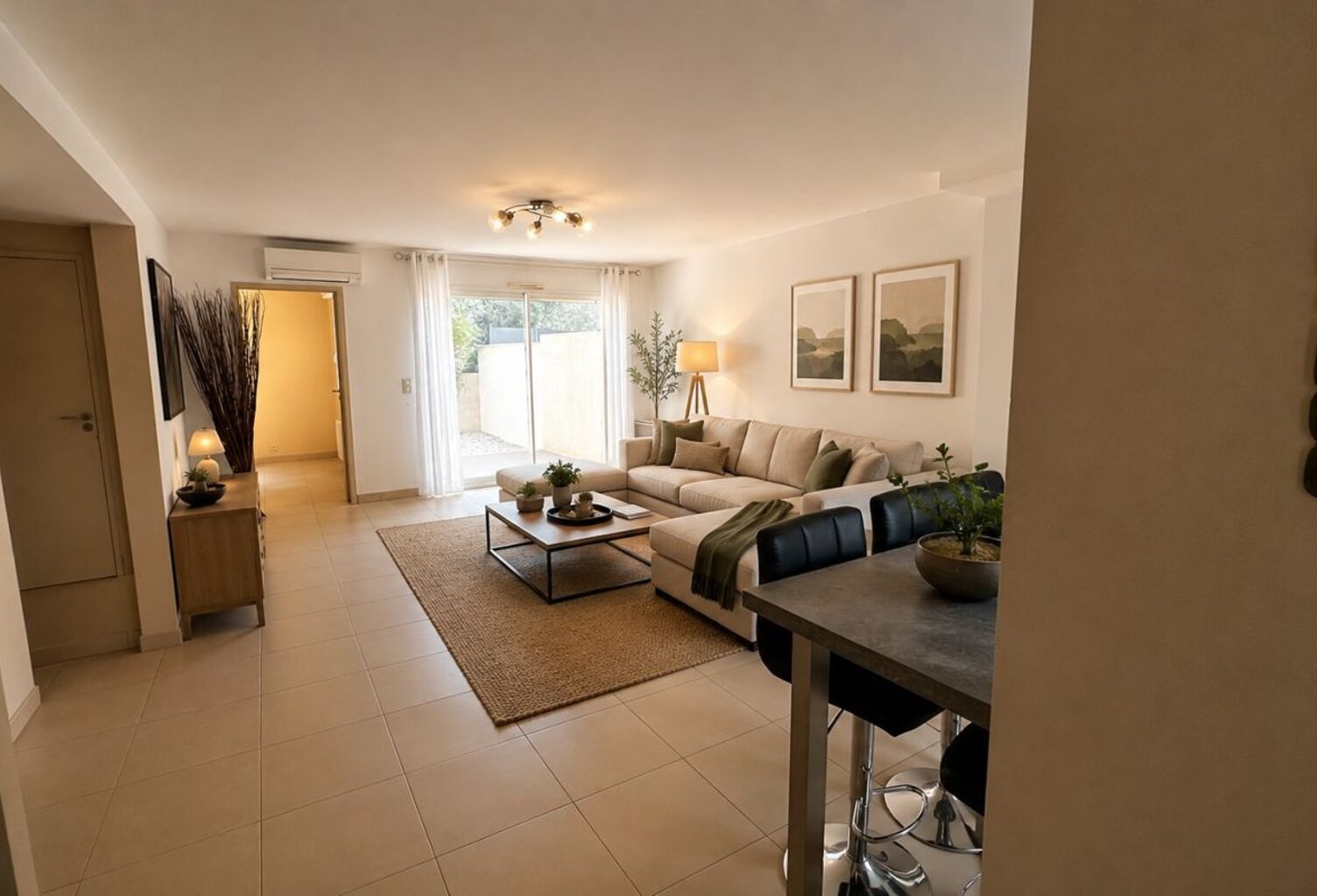 Villa — photo 1