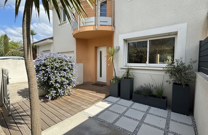 Villa — photo 3