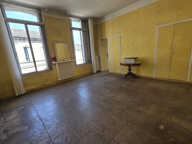VAUVERT . Appartement proche centre ville 123 m2 3 chambres. — photo 2