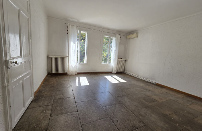 VAUVERT . Appartement proche centre ville 123 m2 3 chambres. — photo 3