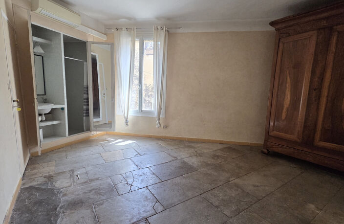 VAUVERT . Appartement proche centre ville 123 m2 3 chambres. — photo 5