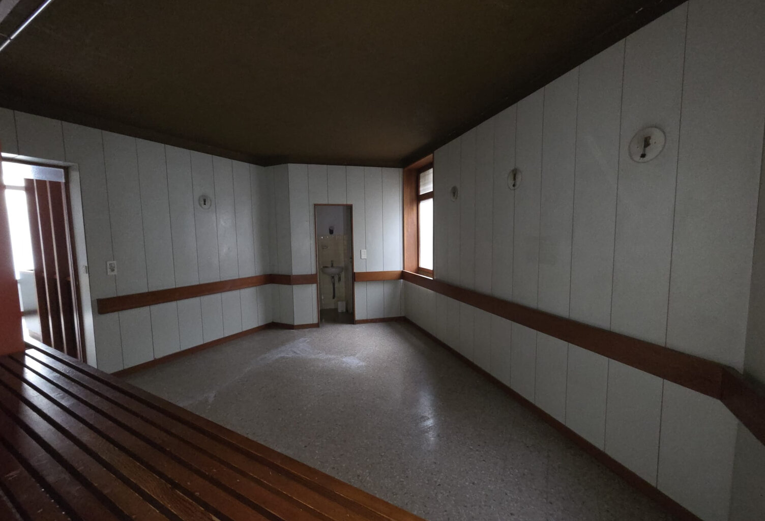 CENTRE VILLE VAUVERT. LOCAL PROFESSIONNEL  107 M2 6 pieces — photo 1