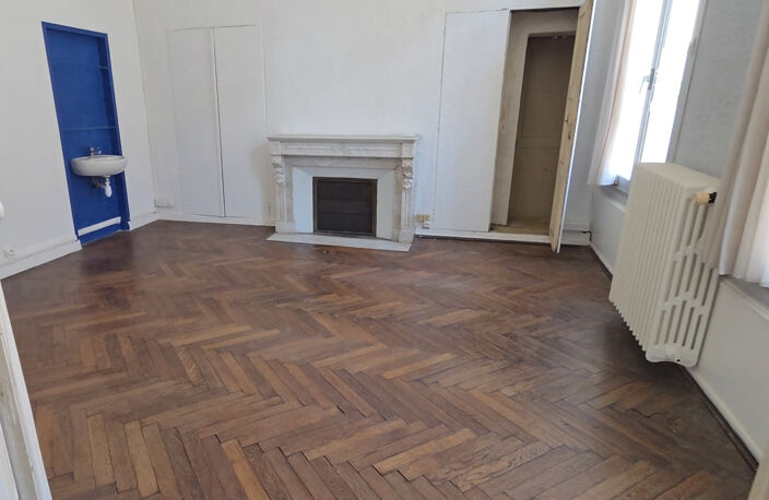 CENTRE VILLE VAUVERT. LOCAL PROFESSIONNEL  107 M2 6 pieces — photo 3