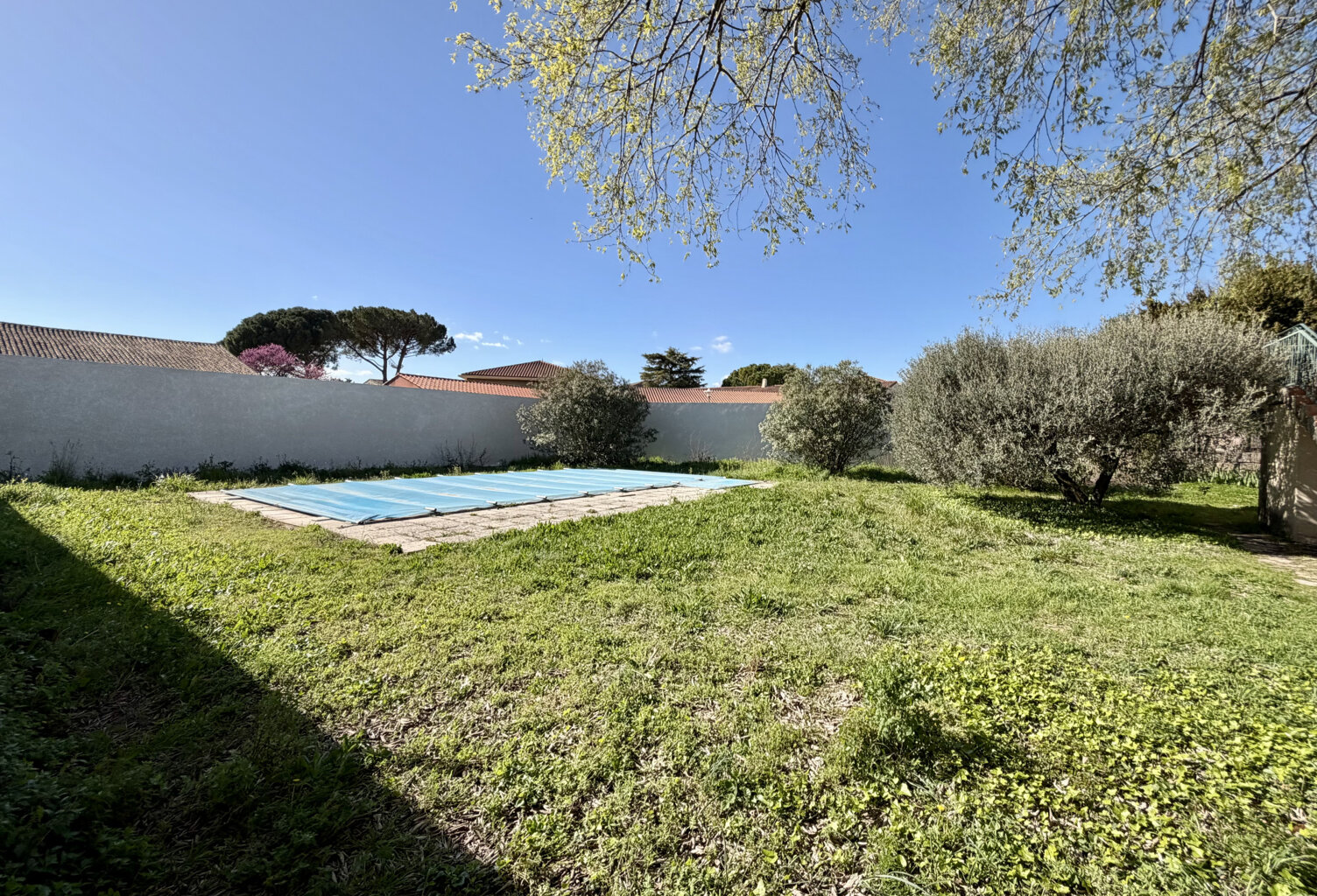 En Exclusivité - Vergèze - Terrain à batir de 700m2 clôturés — photo 1