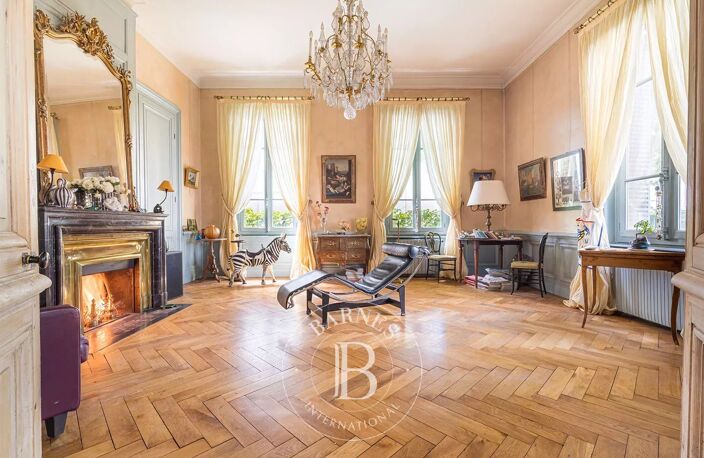 Lyon 6 - Parc Tête D'Or - Hôtel Particulier de 418 m² au sol - 6 chambres - Jardin — photo 5