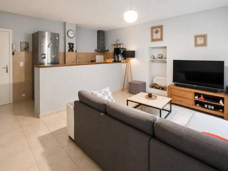 Appartement 3 pièces de 55 m² avec cours situé à Saint-Gilles — photo 1