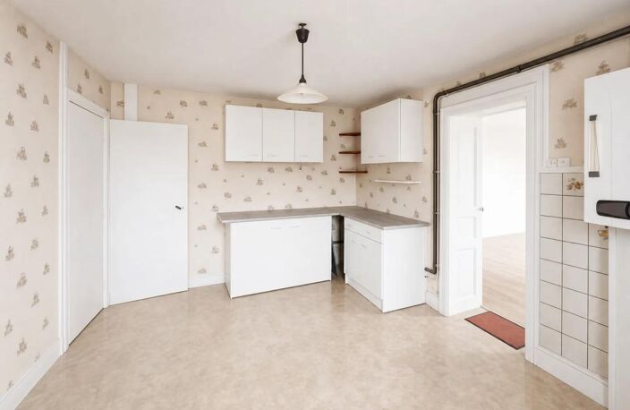 IMMEUBLE de 4 appartements de 306 m² à Bruyères — photo 4