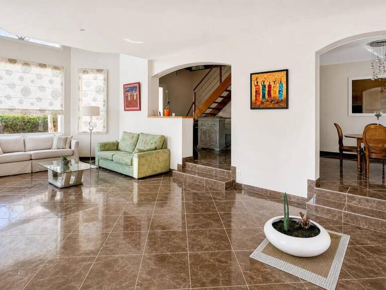 Maison familiale spacieuse à Saint-Martin-de-Nigelles — photo 1