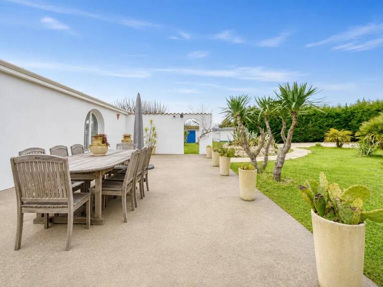 Maison d'exception de 307 m² avec piscine — photo 1