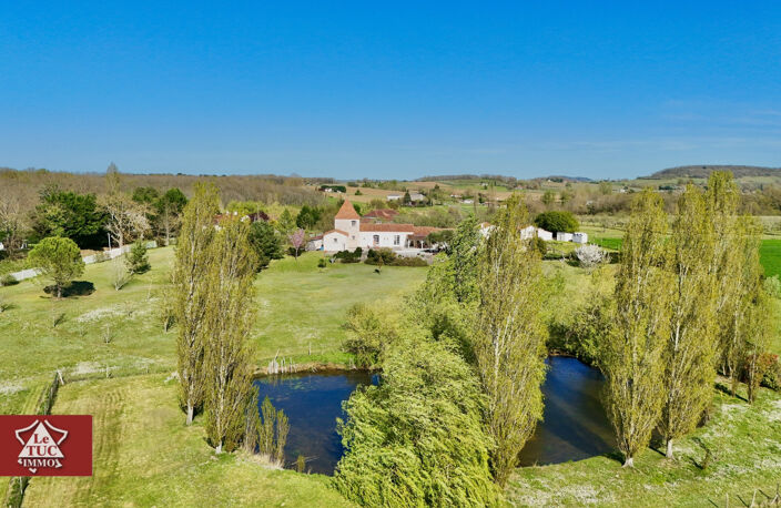 Propriété contemporaine avec lac et maison d'amis. — photo 2
