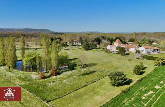 Propriété contemporaine avec lac et maison d'amis. — photo 3