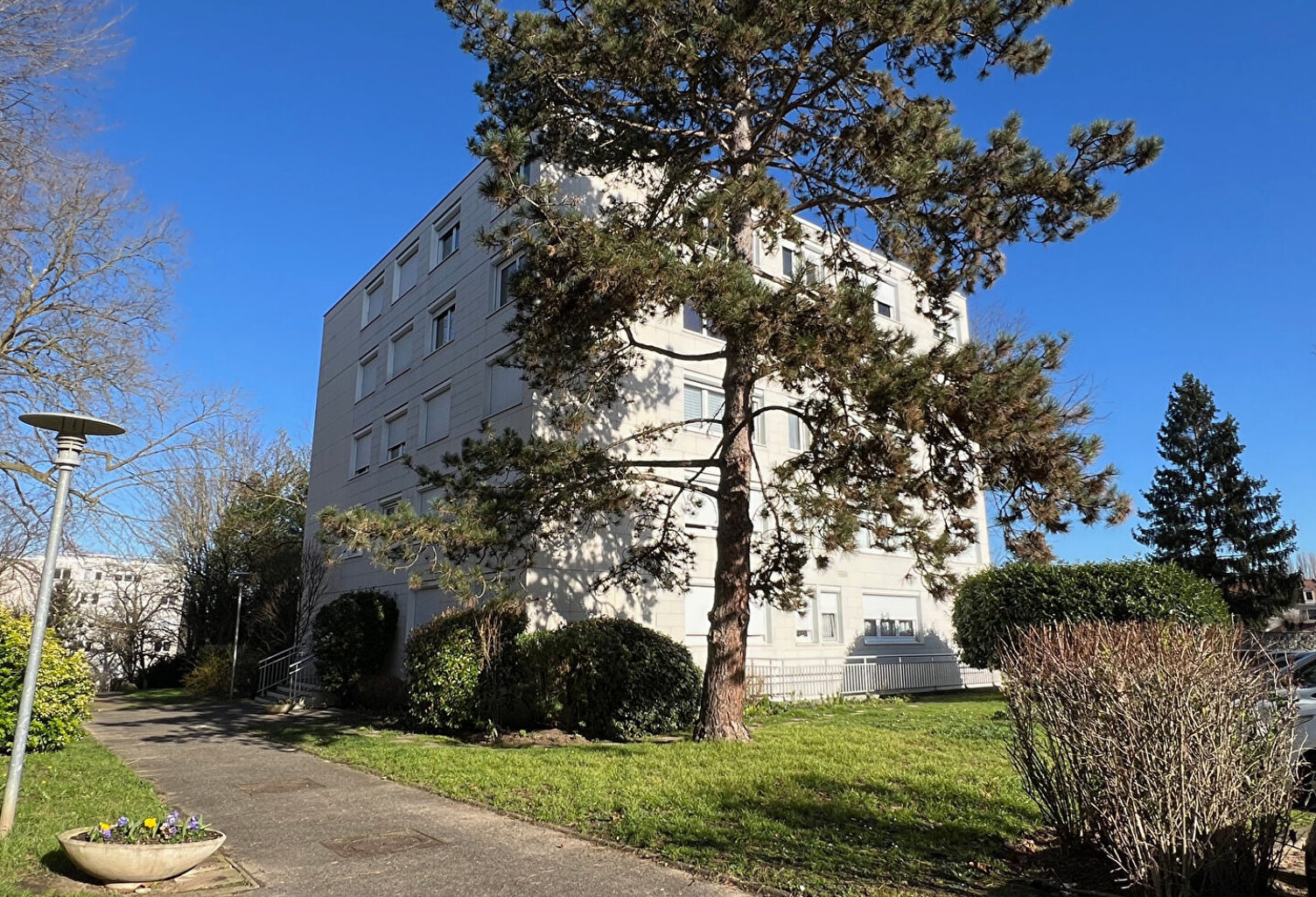 Appartement à vendre sur la commune de L'Isle Adam - 3 pièces, 2 chambres 56 m2 — photo 1