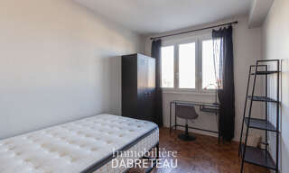 Appartement 5 Pièces 65 m² à louer à Bron (69500)