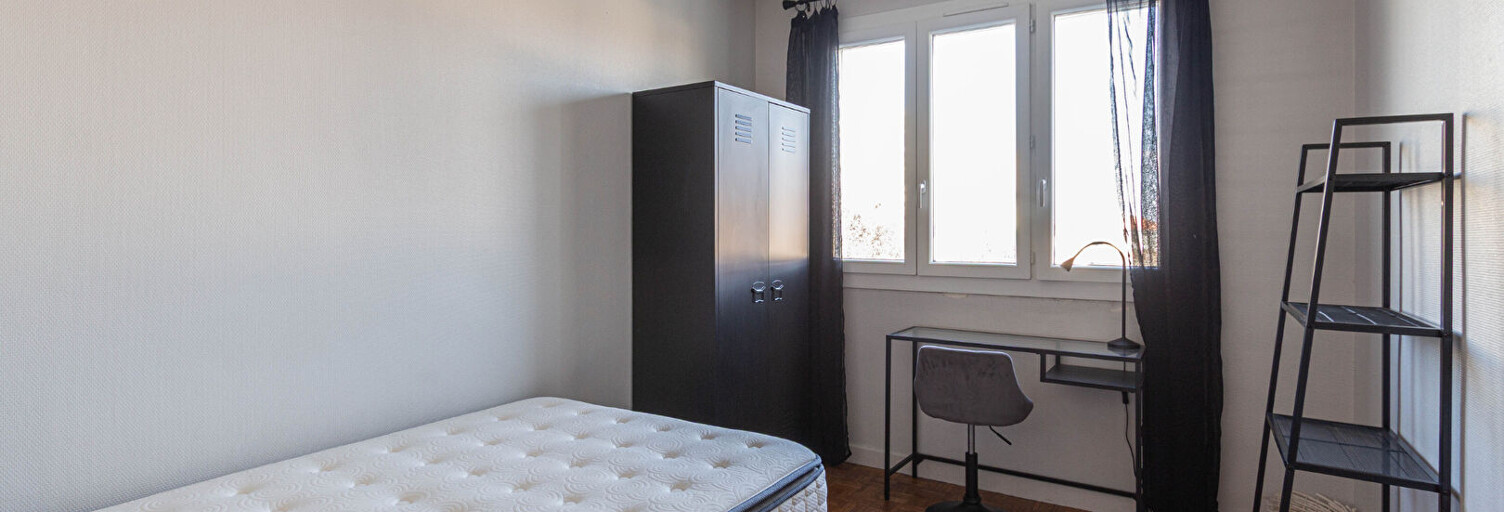 Appartement 5 Pièces 65 m² à louer à Bron (69500)