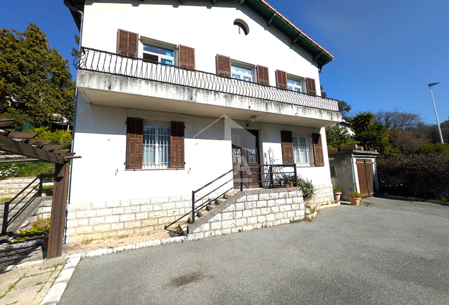 Maison Individuelle en 2 logements avec combles aménageables. — photo 1