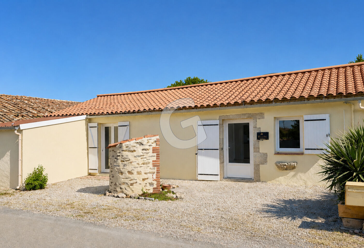 MAISON - 5 PIECES - 109M² - A VENDRE - SAINT AVAUGOURD DES LANDES — photo 1