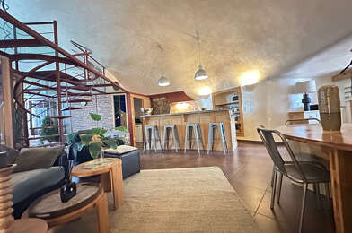 Appartement 3 pièces 922 €