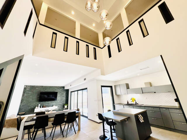 Vente villa T5 contemporaine - garage - piscine — photo du bien