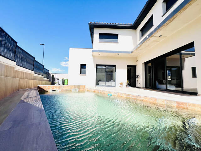 Vente villa T5 contemporaine - garage - piscine — photo du bien