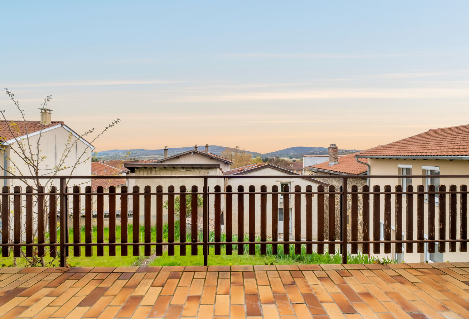 Maison plain pieds 65 m2 Communay — photo 1