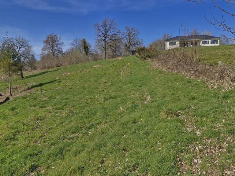Terrain constructible de 1500 m² non viabilisé — photo 1