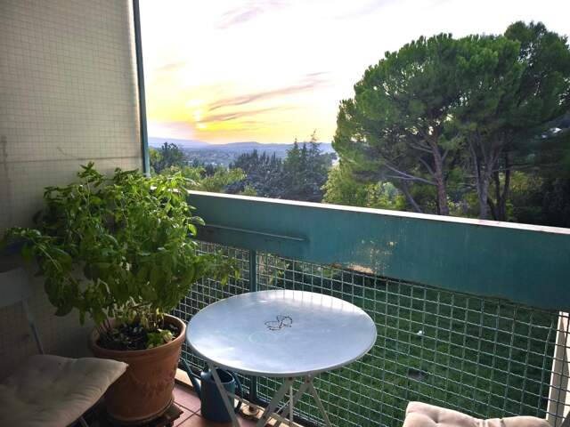 Appartement lumineux de 85m2 au 2ème étage. — photo du bien