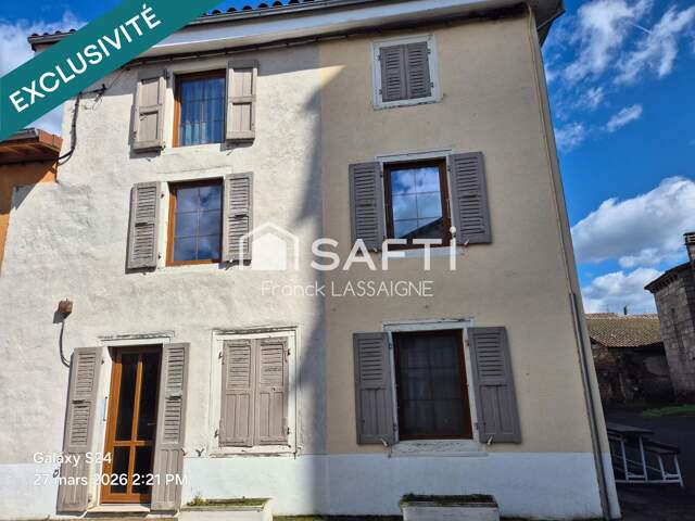Immeuble avec appartements, caves et garages — photo du bien