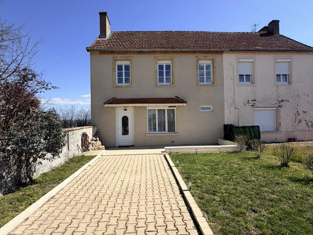 Maison de village mitoyenne rénovée de 95 m2 hab. — photo du bien