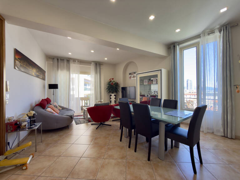APPARTEMENT 4 PIECES - CAVE - BEAUSOLEIL — photo 1