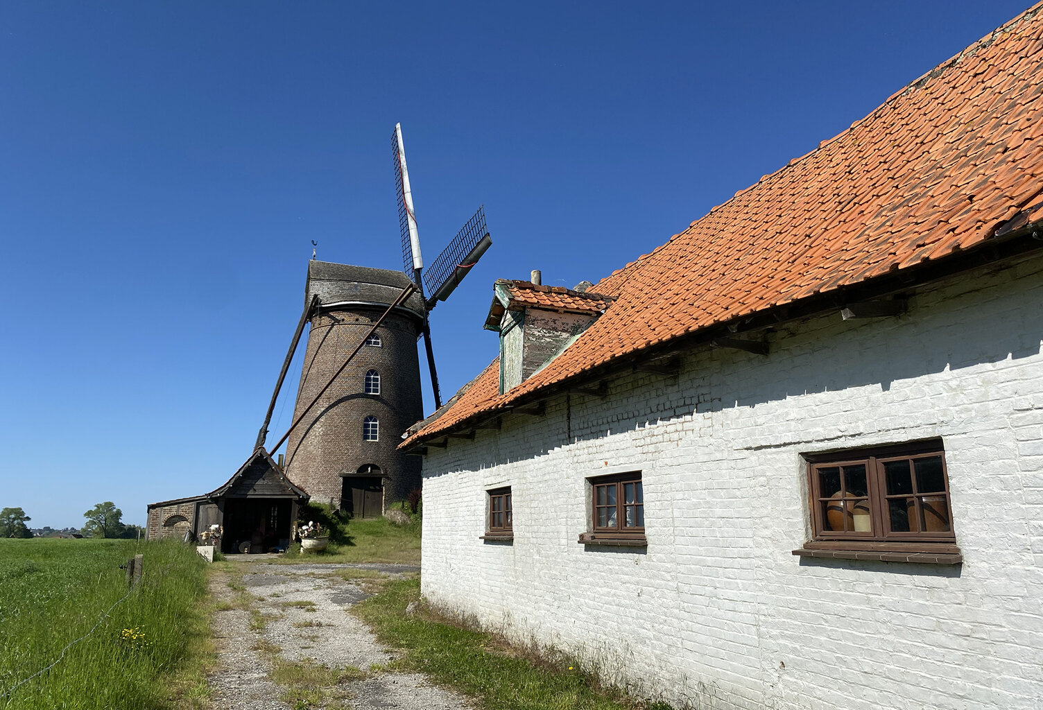 Maison individuelle et son moulin — photo 1