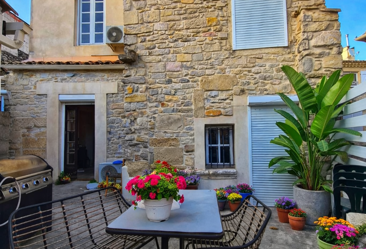 A VENDRE CLARENSAC Charmante maison de village Mitoyenne — photo 1