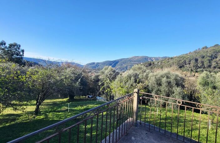 PROPRIETE A SCLOS DE CONTES SUR 15.000M² DE TERRAIN — photo 4