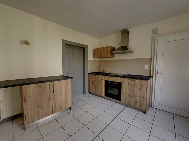 DAMPRICHARD - APPARTEMENT AU REZ DE CHAUSSEE — photo 1
